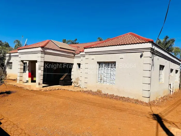 3 Bedroom House for Sale in Mahatshula, Bulawayo
