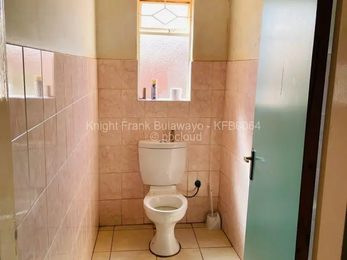 3 Bedroom House for Sale in Mahatshula, Bulawayo