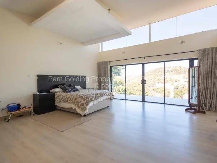 5 Bedroom House for Sale in Carrick Creagh Estate, Harare