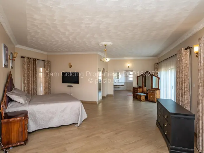 7 Bedroom House for Sale in Greystone Park, Harare