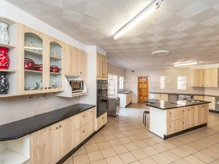 7 Bedroom House for Sale in Greystone Park, Harare