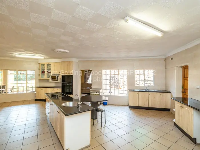 7 Bedroom House for Sale in Greystone Park, Harare