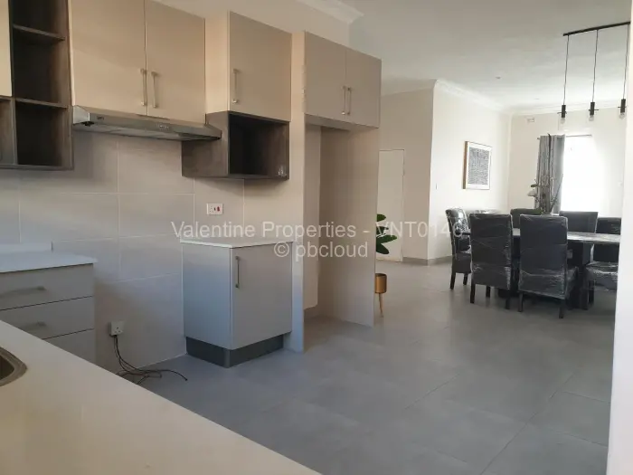 Townhouse/Complex/Cluster to Rent in Highlands, Harare