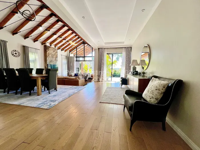 5 Bedroom House to Rent in Chisipite, Harare