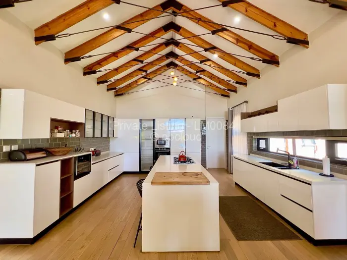 5 Bedroom House to Rent in Chisipite, Harare