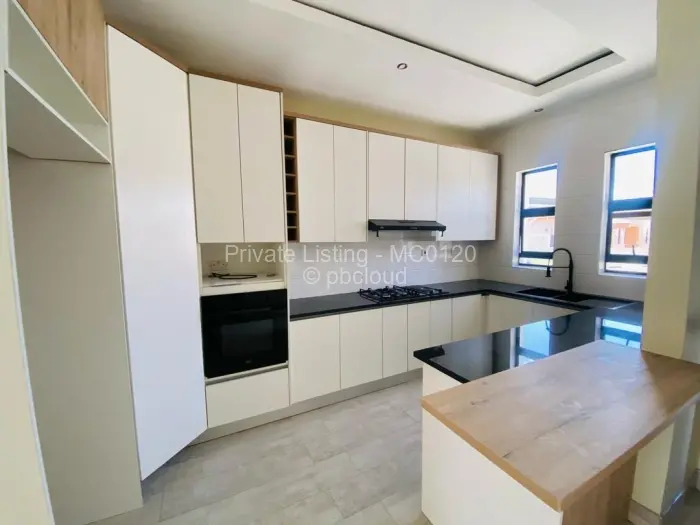 Townhouse/Complex/Cluster to Rent in Greendale North, Harare