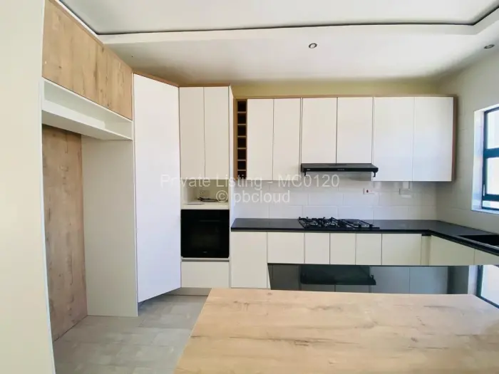 Townhouse/Complex/Cluster to Rent in Greendale North, Harare