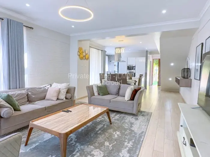 Townhouse/Complex/Cluster to Rent in Greendale, Harare
