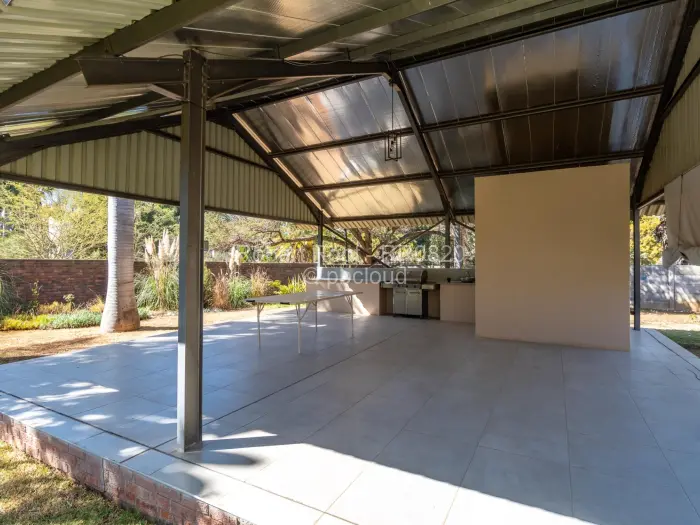 9 Bedroom House for Sale in Gunhill, Harare