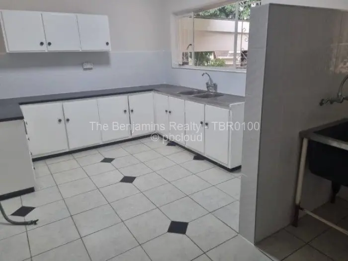 4 Bedroom House to Rent in Mandara