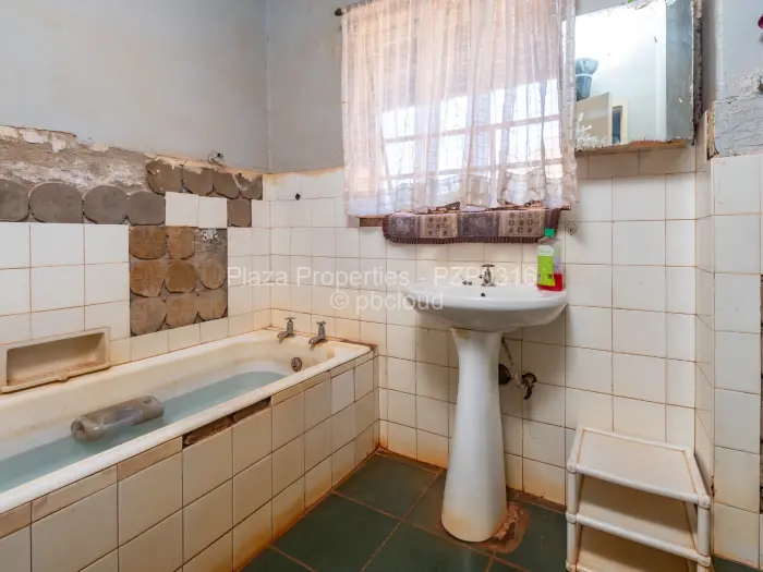 4 Bedroom House for Sale in Greendale North, Harare