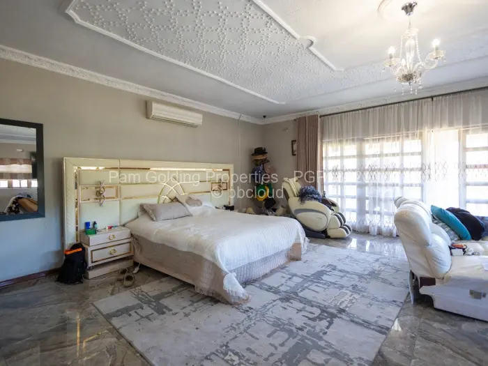 6 Bedroom House for Sale in Philadelphia, Harare