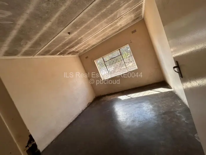 5 Bedroom House for Sale in Woodlands, Bulawayo