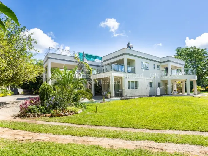 7 Bedroom House for Sale in Chisipite, Harare