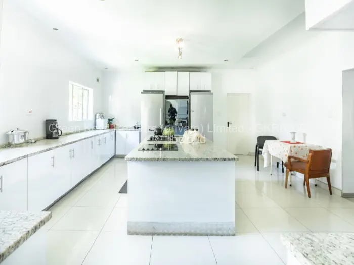 7 Bedroom House for Sale in Chisipite, Harare