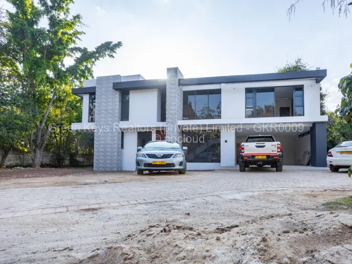 Townhouse/Complex/Cluster for Sale in Highlands, Harare