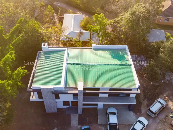 Townhouse/Complex/Cluster for Sale in Highlands, Harare