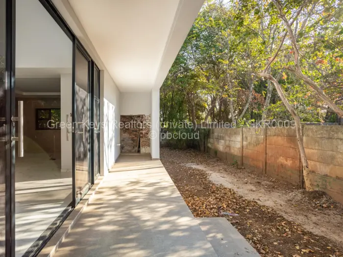 Townhouse/Complex/Cluster for Sale in Highlands, Harare