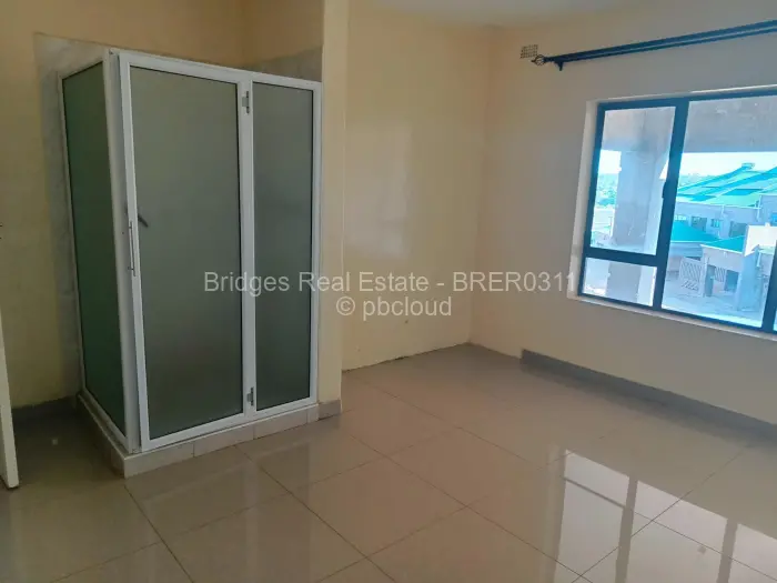 4 Bedroom House to Rent in Greystone Park