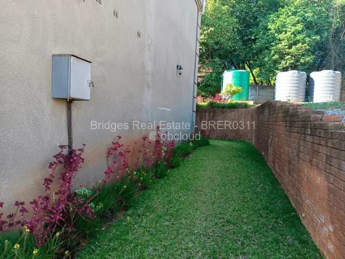 4 Bedroom House to Rent in Greystone Park