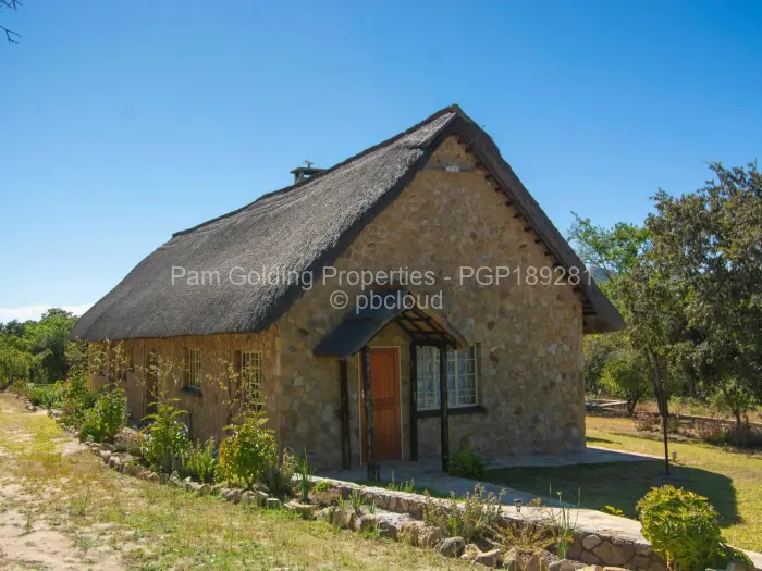 4 Bedroom House for Sale in Nyanga, Nyanga