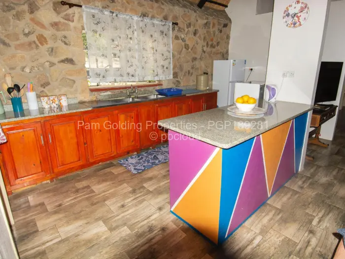 4 Bedroom House for Sale in Nyanga, Nyanga