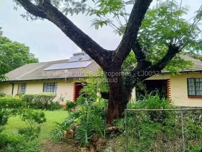 4 Bedroom House for Sale in Four Winds, Bulawayo