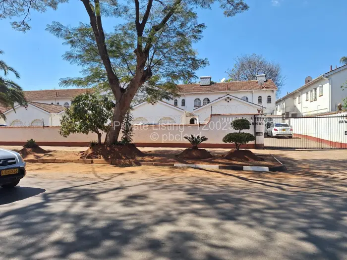 Townhouse/Complex/Cluster to Rent in Avenues, Harare