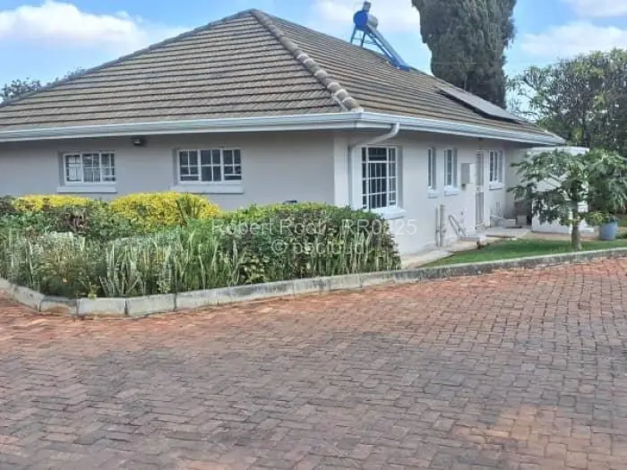 2 Bedroom Cottage/Garden Flat to Rent in Upper Hillside