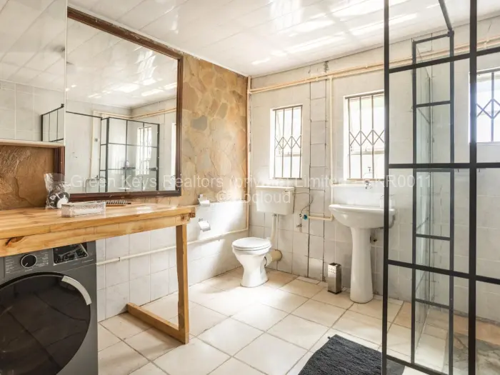 4 Bedroom House for Sale in Chisipite, Harare