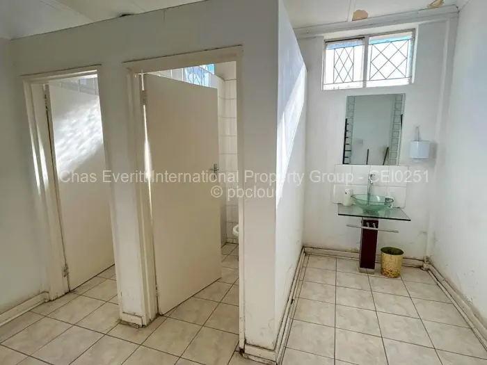 Warehouse/Industrial to Rent in Bulawayo City Centre, Bulawayo