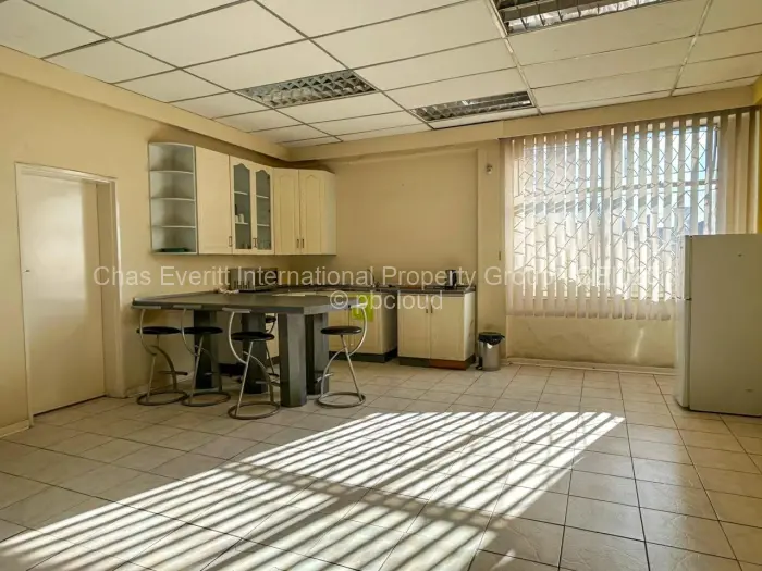 Warehouse/Industrial to Rent in Bulawayo City Centre, Bulawayo
