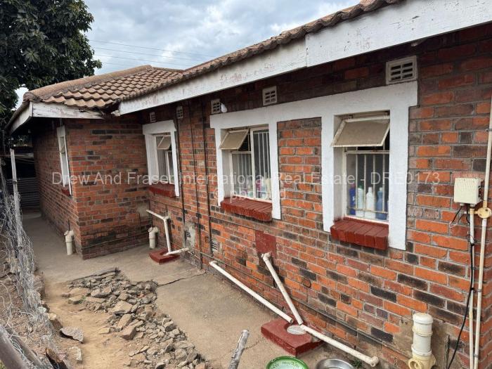 3 Bedroom House for Sale in Mainway Meadows, Harare