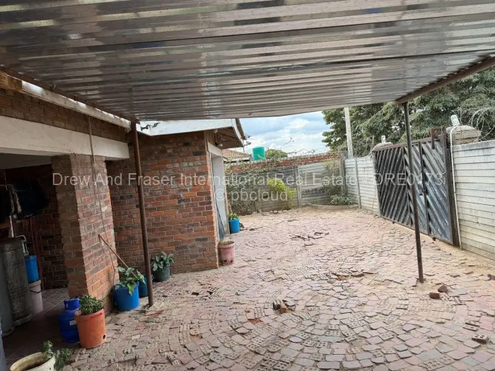3 Bedroom House for Sale in Mainway Meadows, Harare