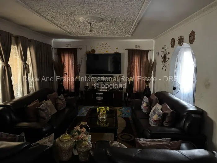 3 Bedroom House for Sale in Mainway Meadows, Harare