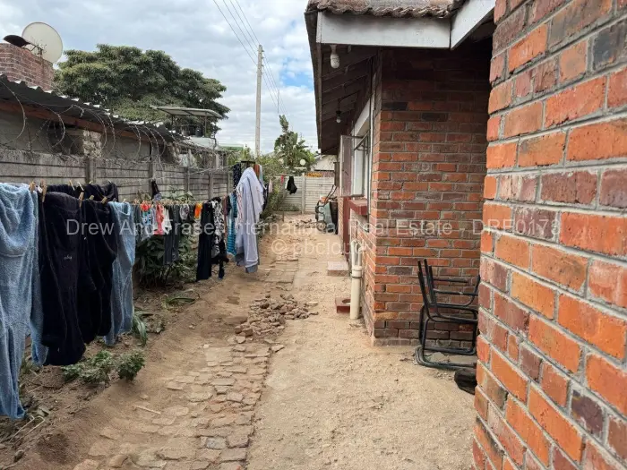 3 Bedroom House for Sale in Mainway Meadows, Harare