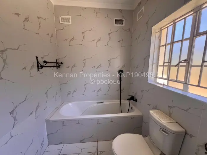 Townhouse/Complex/Cluster to Rent in Newlands, Harare