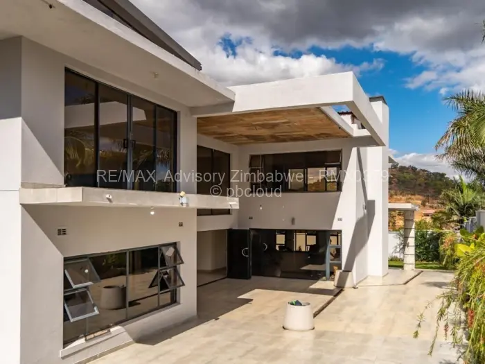 5 Bedroom House for Sale in Carrick Creagh Estate, Harare