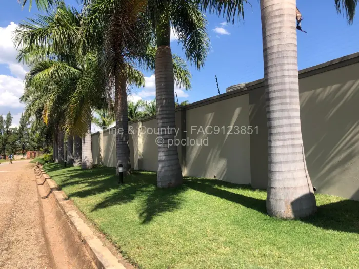 5 Bedroom House to Rent in Shawasha Hills, Harare