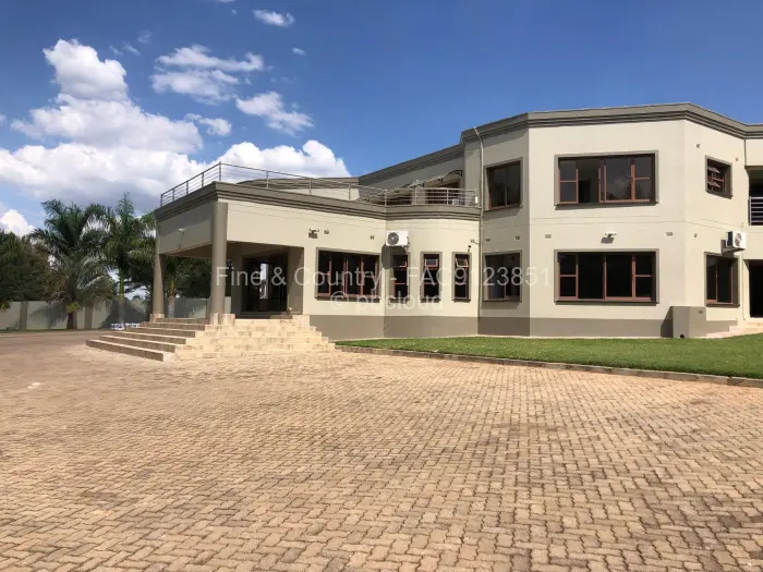 5 Bedroom House to Rent in Shawasha Hills, Harare
