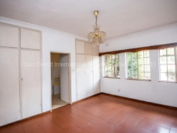 5 Bedroom House for Sale in Pomona, Harare