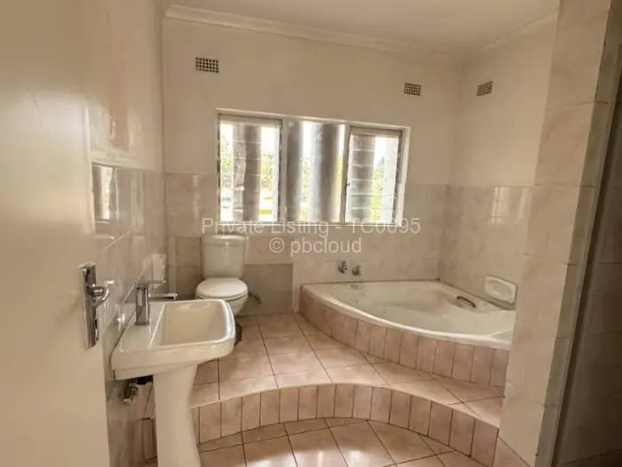 4 Bedroom House to Rent in Gunhill, Harare