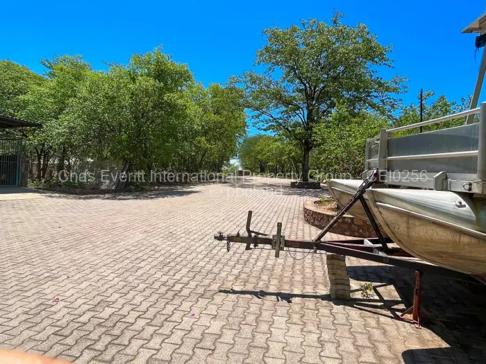 6 Bedroom House for Sale in Binga, Binga