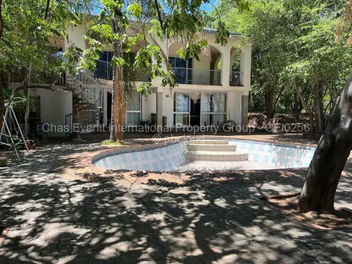 6 Bedroom House for Sale in Binga, Binga