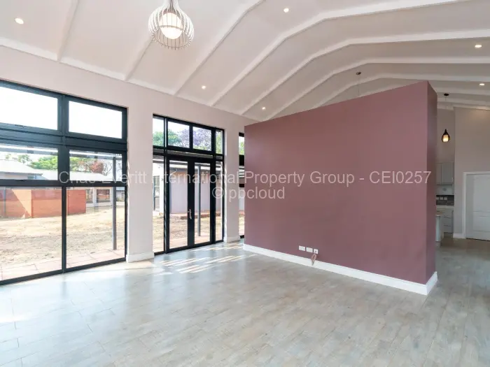 Townhouse/Cluster for Sale in Helensvale, Harare