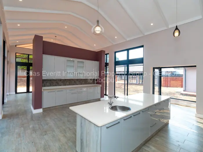 Townhouse/Cluster for Sale in Helensvale, Harare