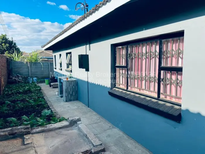 4 Bedroom House for Sale in Madokero Estates, Harare