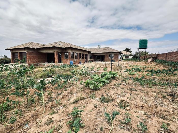 5 Bedroom House for Sale in Whitecliff, Harare