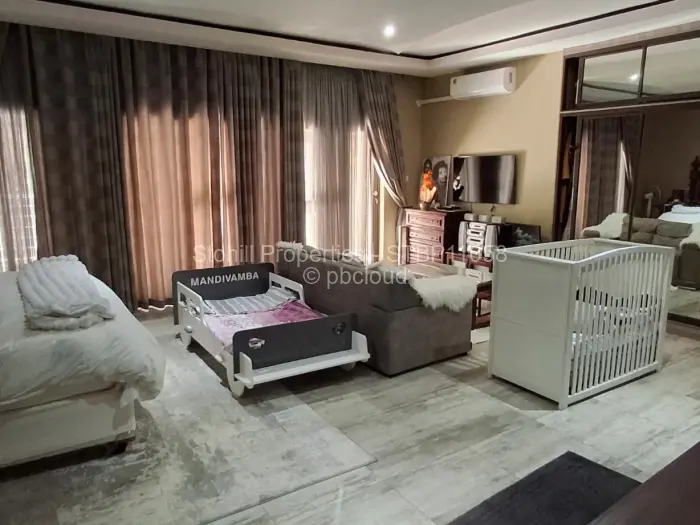 6 Bedroom House for Sale in Borrowdale Brooke, Harare