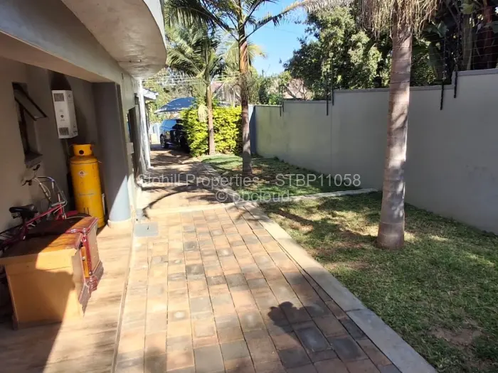 6 Bedroom House for Sale in Borrowdale Brooke, Harare